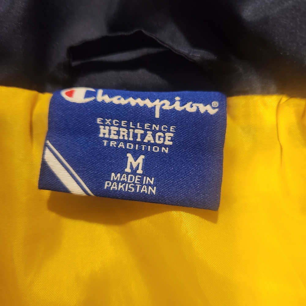 Michigan Puffer Coat In Collab With Champion - Picture 7 of 12